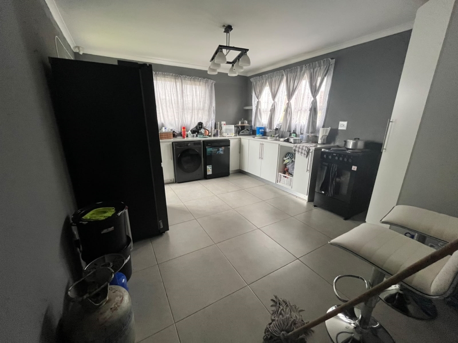 To Let 3 Bedroom Property for Rent in Northcrest Eastern Cape